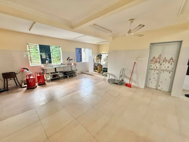 Semi-Detached House for Sale in Seksyen 30 (Shah Alam) - Wan Azlan Ahmad - PropertyGuru.com.my