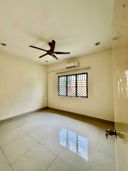 Rumah Berkembar untuk Dijual di Bandar Putra Permai (Seri Kembangan) - Steve Tham - Interior - PropertyGuru.com.my
