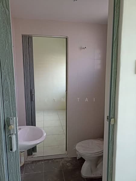 Terraced House for Sale in Bandar Lahat Baru (Lahat) - Ivan Tai - Bathroom - PropertyGuru.com.my