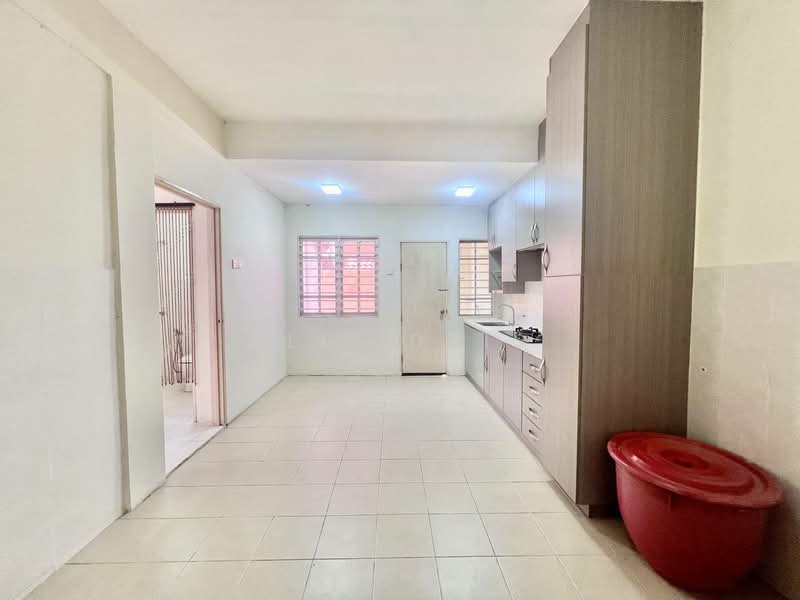 Semi-Detached House for Sale in Bandar Bukit Mahkota (Bangi) - Ali Idris - Kitchen - PropertyGuru.com.my