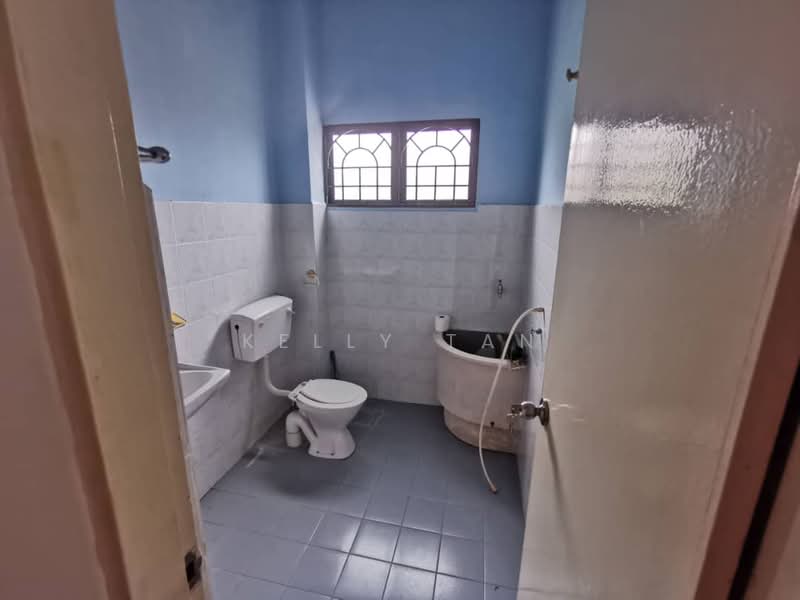 Rumah Teres 2 Tingkat untuk Dijual di Taman Timah (Ipoh) - Kelly Tan - Bathroom - PropertyGuru.com.my