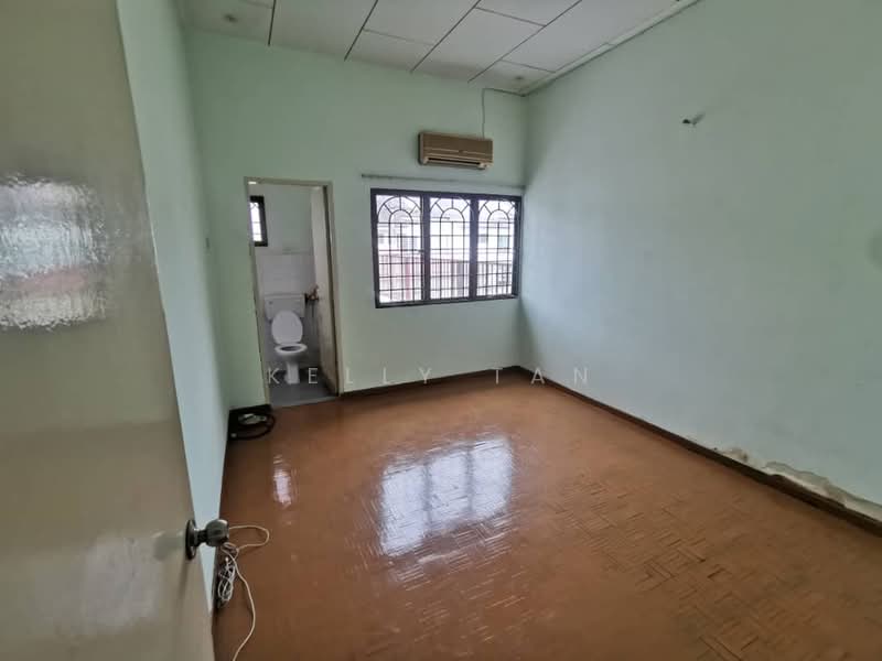 Rumah Teres 2 Tingkat untuk Dijual di Taman Timah (Ipoh) - Kelly Tan - Bathroom - PropertyGuru.com.my