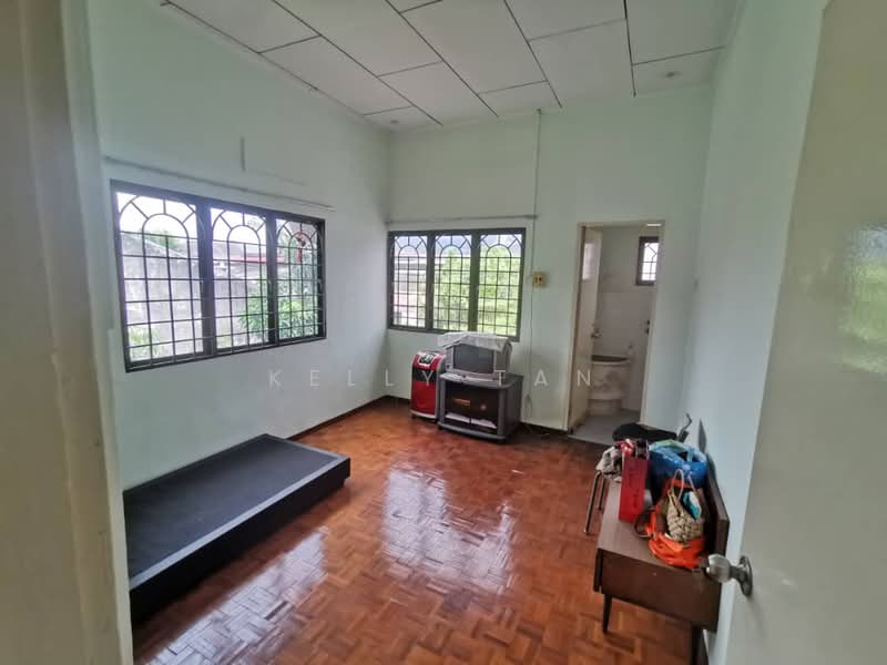 Rumah Teres 2 Tingkat untuk Dijual di Taman Timah (Ipoh) - Kelly Tan - Bedroom - PropertyGuru.com.my