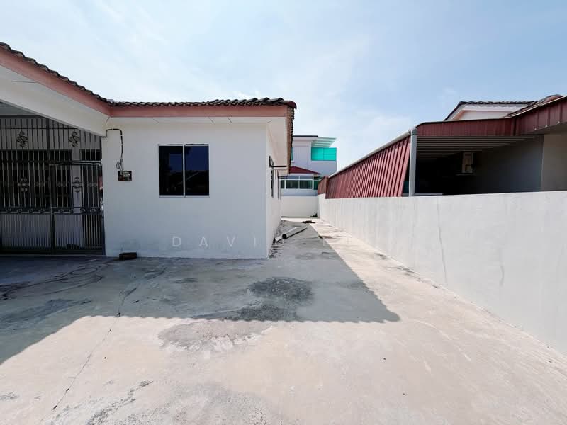 Rumah Berkembar untuk Dijual di Taman Seri Emas (Nibong Tebal) - David Lee - Exterior - PropertyGuru.com.my