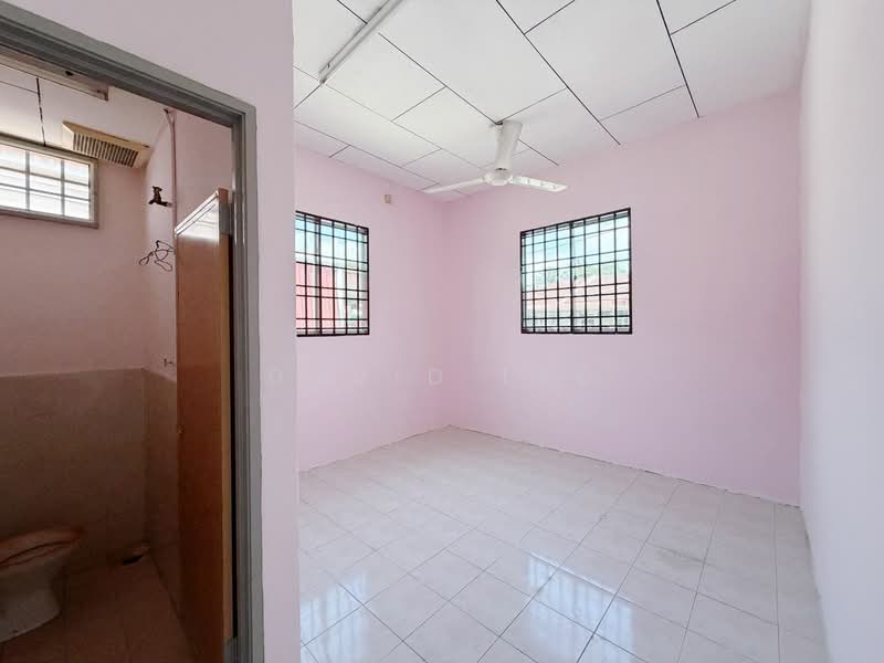Rumah Berkembar untuk Dijual di Taman Seri Emas (Nibong Tebal) - David Lee - Interior - PropertyGuru.com.my