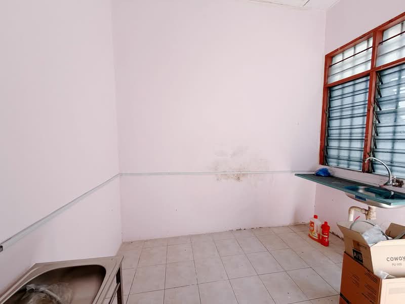 Rumah Berkembar untuk Dijual di Taman Seri Emas (Nibong Tebal) - David Lee - Kitchen - PropertyGuru.com.my