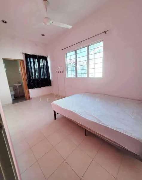 2-storey Terraced House for Sale in Bandar Seri Botani (Simpang Pulai) - Jeff Tan - Bedroom - PropertyGuru.com.my