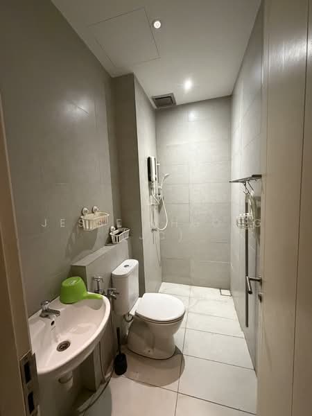 Kondominium untuk Dijual di 100 Residency - Jesse Choong (JC) - Bathroom - PropertyGuru.com.my
