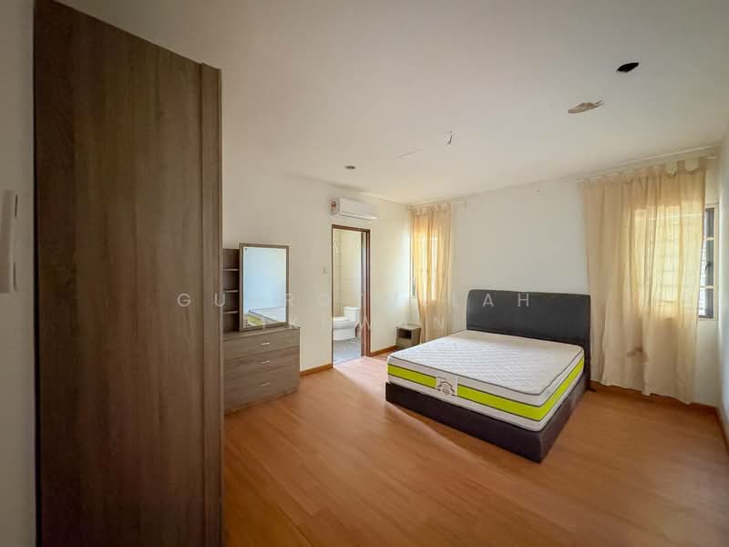 Semi-Detached House for Sale in Seksyen 5 (Bangi) - Gudrotullah Ikhwan - Bedroom - PropertyGuru.com.my