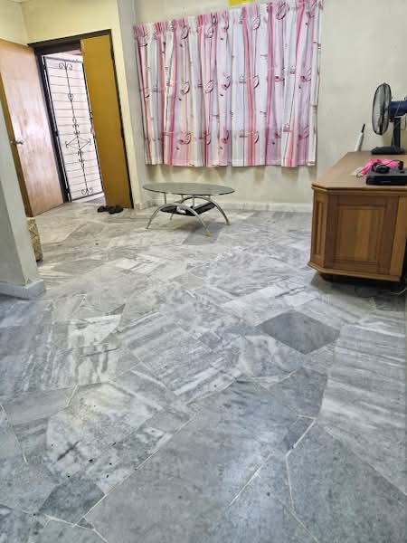 2-storey Terraced House for Sale in Taman Bukit Anggerik (Cheras) - Andrew Neoh - Living Room - PropertyGuru.com.my