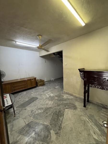 2-storey Terraced House for Sale in Taman Bukit Anggerik (Cheras) - Andrew Neoh - Living Room - PropertyGuru.com.my