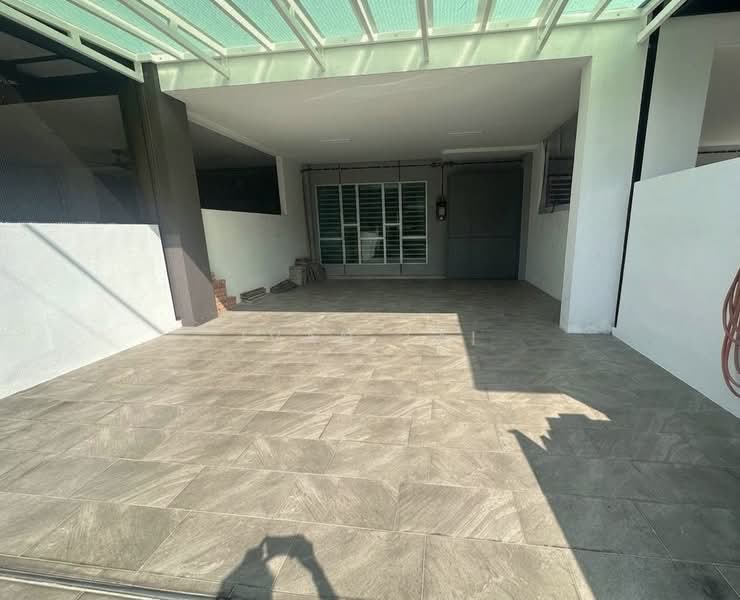2-storey Terraced House for Sale in Taman Bendahara (Ipoh) - Ivan Tai - Car Park - PropertyGuru.com.my