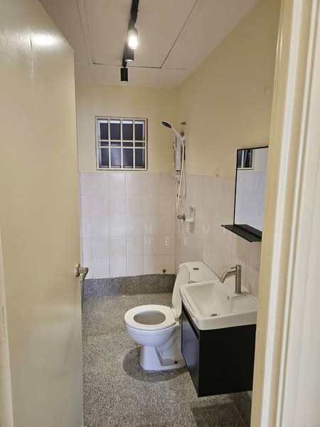Apartment for Rent at Jalil Damai Apartments - Teoh Hui Chee - Bathroom - PropertyGuru.com.my