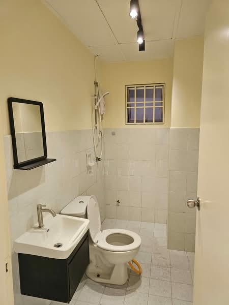 Apartment for Rent at Jalil Damai Apartments - Teoh Hui Chee - Bathroom - PropertyGuru.com.my