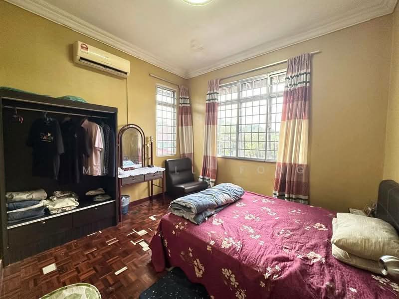 Semi-Detached House for Sale in Taman Bukit Kempas (Tampoi) - Michelle Fong - Bedroom - PropertyGuru.com.my