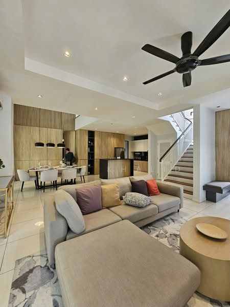 Rumah Berkembar untuk Dijual di Semenyih (Selangor) - Liza Khalid - Living Room - PropertyGuru.com.my