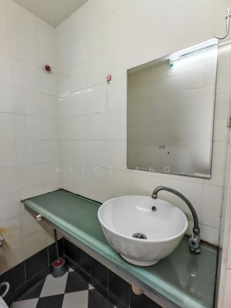 Service Residence for Rent at The Embassy (Bangunan Duta Impian) - Alice Ang - Bathroom - PropertyGuru.com.my
