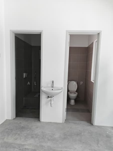 Shop / Office for Rent in Bandar Tasik Puteri (Rawang) - Alvin Yap - Bathroom - PropertyGuru.com.my