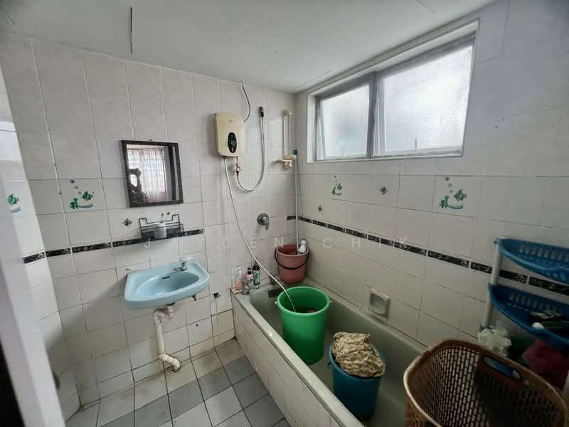 Condominium for Sale at Bam Villa - Jayden Chik - Bathroom - PropertyGuru.com.my