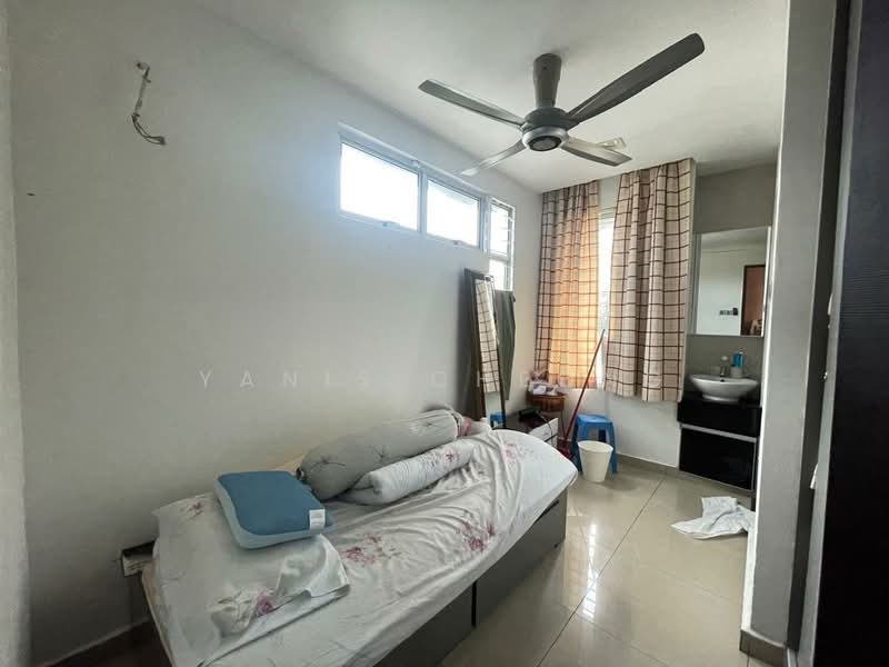 Semi-Detached House for Sale in Bukit Rahman Putra (Sungai Buloh) - Yanis Cheong - Bedroom - PropertyGuru.com.my