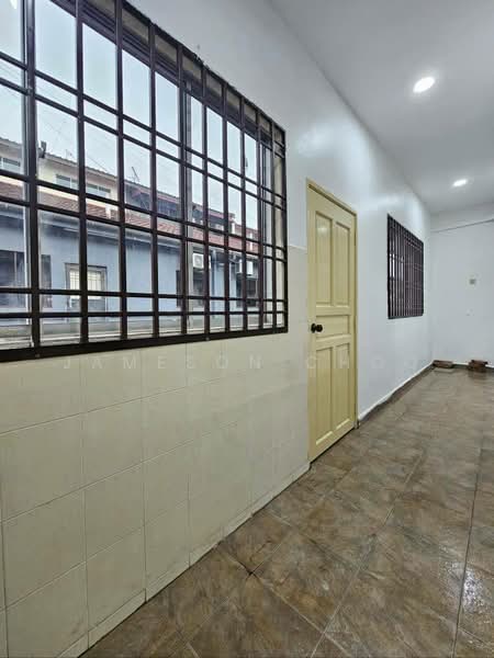 1.5-storey Terraced House for Sale in Taman Impian Emas (Skudai) - Jameson Choo - Corridor - PropertyGuru.com.my