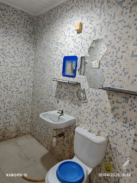 Townhouse for Sale in Taman Tampoi Indah (Tampoi) - Sow . - Bathroom - PropertyGuru.com.my