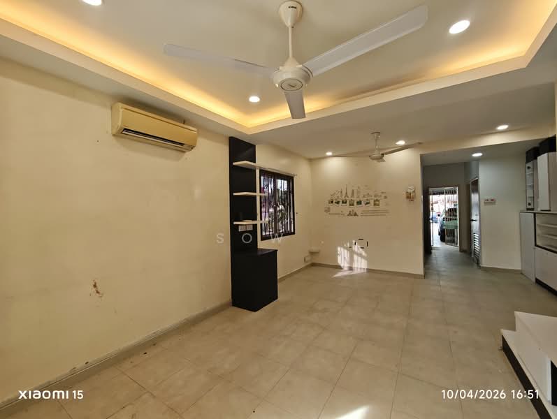 Townhouse for Sale in Taman Tampoi Indah (Tampoi) - Sow . - Living Room - PropertyGuru.com.my