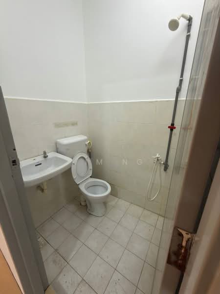 2-storey Terraced House for Sale in Pekan Nanas (Johor) - Kim Ng - Bathroom - PropertyGuru.com.my