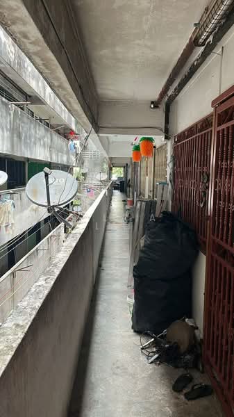 Flat for Sale at Flat Taman Damai Jaya - Sylvia Lai - Corridor - PropertyGuru.com.my