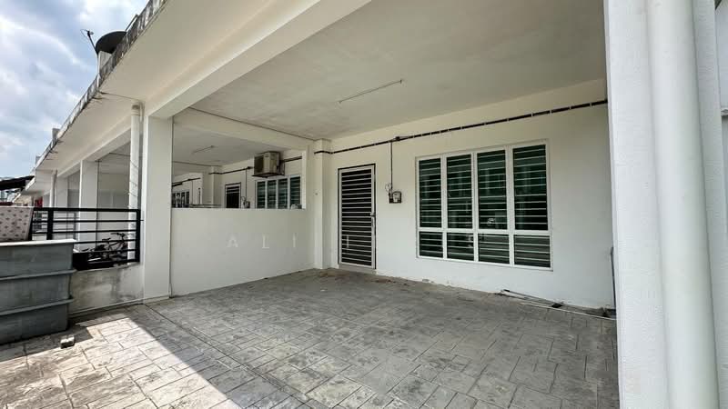 2-storey Terraced House for Sale in Semenyih (Selangor) - Ali Idris - Exterior - PropertyGuru.com.my