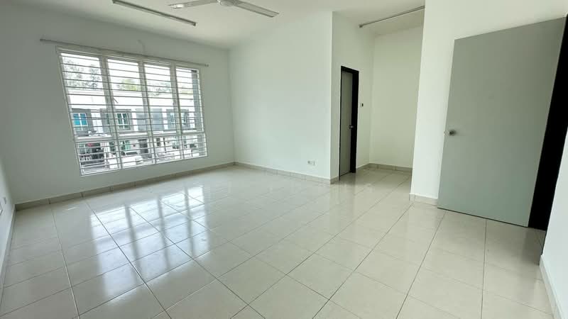 2-storey Terraced House for Sale in Semenyih (Selangor) - Ali Idris - Living Room - PropertyGuru.com.my
