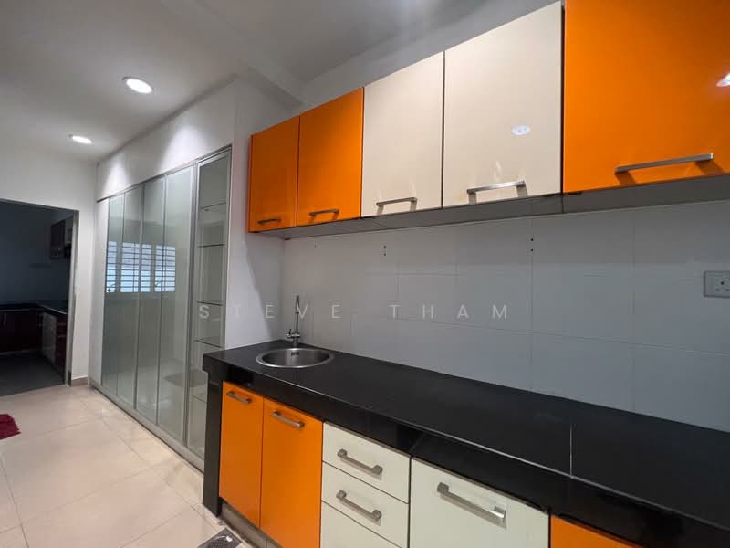 2-storey Terraced House for Sale in D'alpinia (Puchong) - Steve Tham - Kitchen - PropertyGuru.com.my