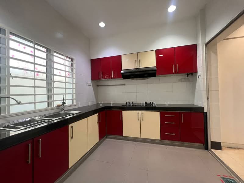 2-storey Terraced House for Sale in D'alpinia (Puchong) - Steve Tham - Kitchen - PropertyGuru.com.my