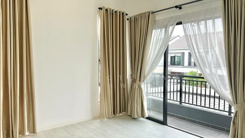 2-storey Terraced House for Sale in Dengkil (Selangor) - Gudrotullah Ikhwan - Balcony - PropertyGuru.com.my