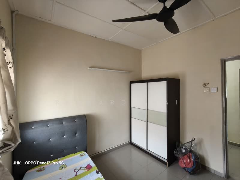 Rumah Teres 2 Tingkat untuk Disewa di Permas Jaya (Johor) - Richard Shai - Bedroom - PropertyGuru.com.my