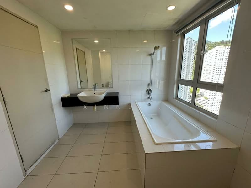 Kondominium untuk Disewa di The Latitude Condominium - Xinnee . - Bathroom - PropertyGuru.com.my