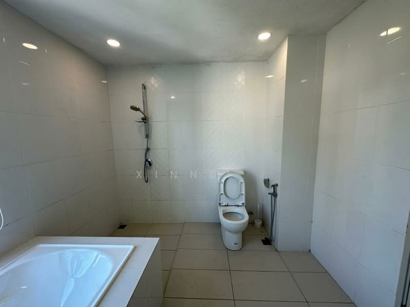 Kondominium untuk Disewa di The Latitude Condominium - Xinnee . - Bathroom - PropertyGuru.com.my