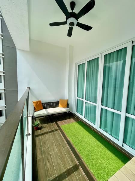 Service Residence for Sale at Paragon Residences @ Straits View - Jeddy Poh - Balcony - PropertyGuru.com.my