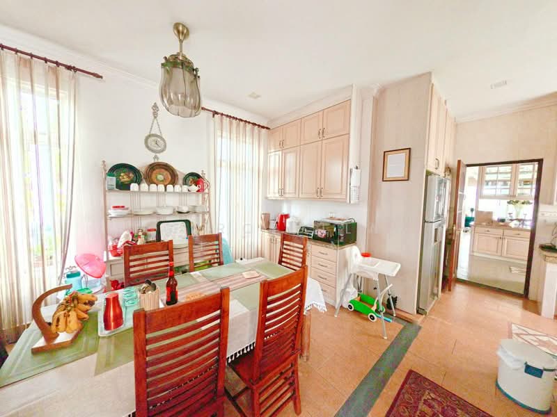 Bungalow for Sale in Bandar Baru Bangi (Selangor) - Gudrotullah Ikhwan - Dining Room - PropertyGuru.com.my