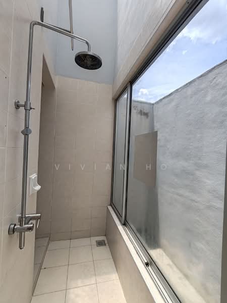 Rumah Berkembar untuk Disewa di Anggun 2 Residence (Rawang) - Vivian Ho - Bathroom - PropertyGuru.com.my