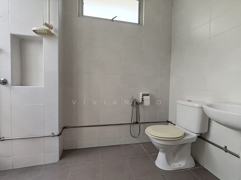 Rumah Berkembar untuk Disewa di Anggun 2 Residence (Rawang) - Vivian Ho - Bathroom - PropertyGuru.com.my