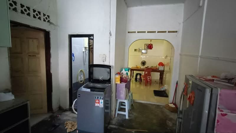 1-storey Terraced House for Sale in Taman Puteri Wangsa (Ulu Tiram) - M.K. Lee - Kitchen - PropertyGuru.com.my