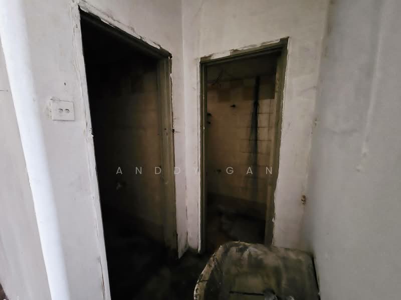 Shop / Office for Sale in Port Klang (Pelabuhan Klang) (Selangor) - Anddy Gan - Interior - PropertyGuru.com.my