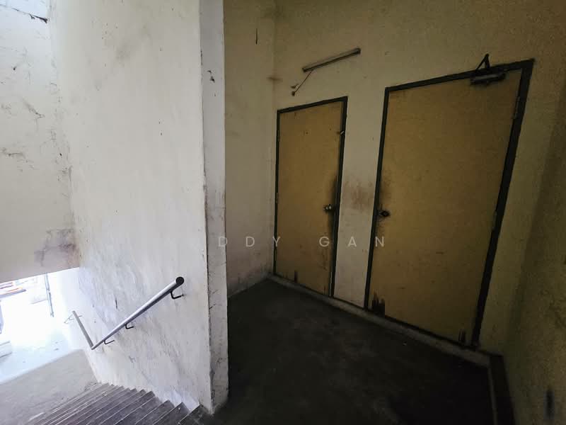 Shop / Office for Sale in Port Klang (Pelabuhan Klang) (Selangor) - Anddy Gan - Corridor - PropertyGuru.com.my