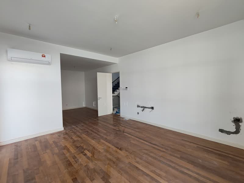 Semi-Detached House for Sale in Shah Alam (Selangor) - Lex How - Living Room - PropertyGuru.com.my