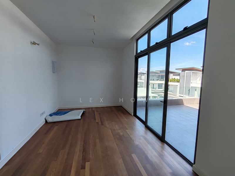 Semi-Detached House for Sale in Shah Alam (Selangor) - Lex How - Balcony - PropertyGuru.com.my