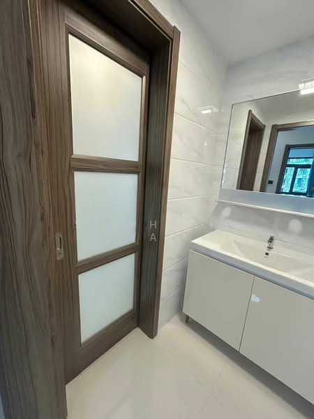 Pangsapuri untuk Disewa di Starview Bay @ Forest City - Stephanie Yap - Bathroom - PropertyGuru.com.my