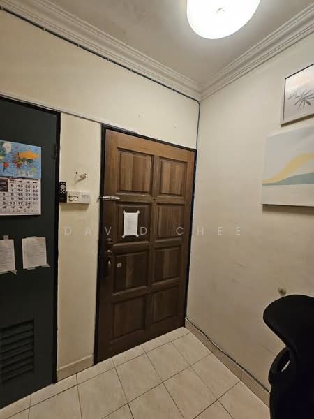 Pangsapuri untuk Dijual di Pangsapuri Sri Tanjung - David Chee - Entrance - PropertyGuru.com.my