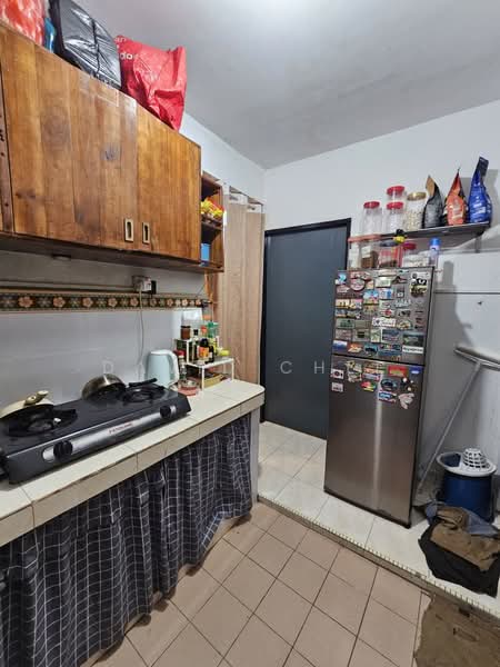 Pangsapuri untuk Dijual di Pangsapuri Sri Tanjung - David Chee - Kitchen - PropertyGuru.com.my
