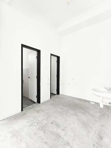 Shop for Rent in Eco Botanic (Iskandar Puteri (Nusajaya)) - APRILIA CHAYADI - Bathroom - PropertyGuru.com.my